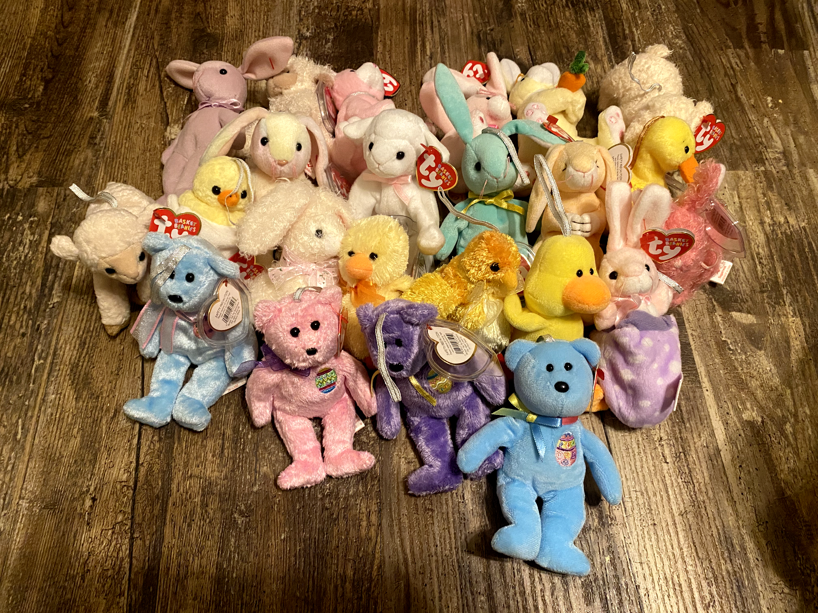 Beanie Babies/Shelf 5/Spring Holiday Beanie Babies/Easter
